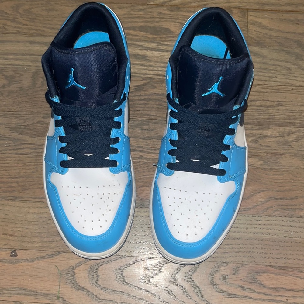 Like new worn maybe 4 times